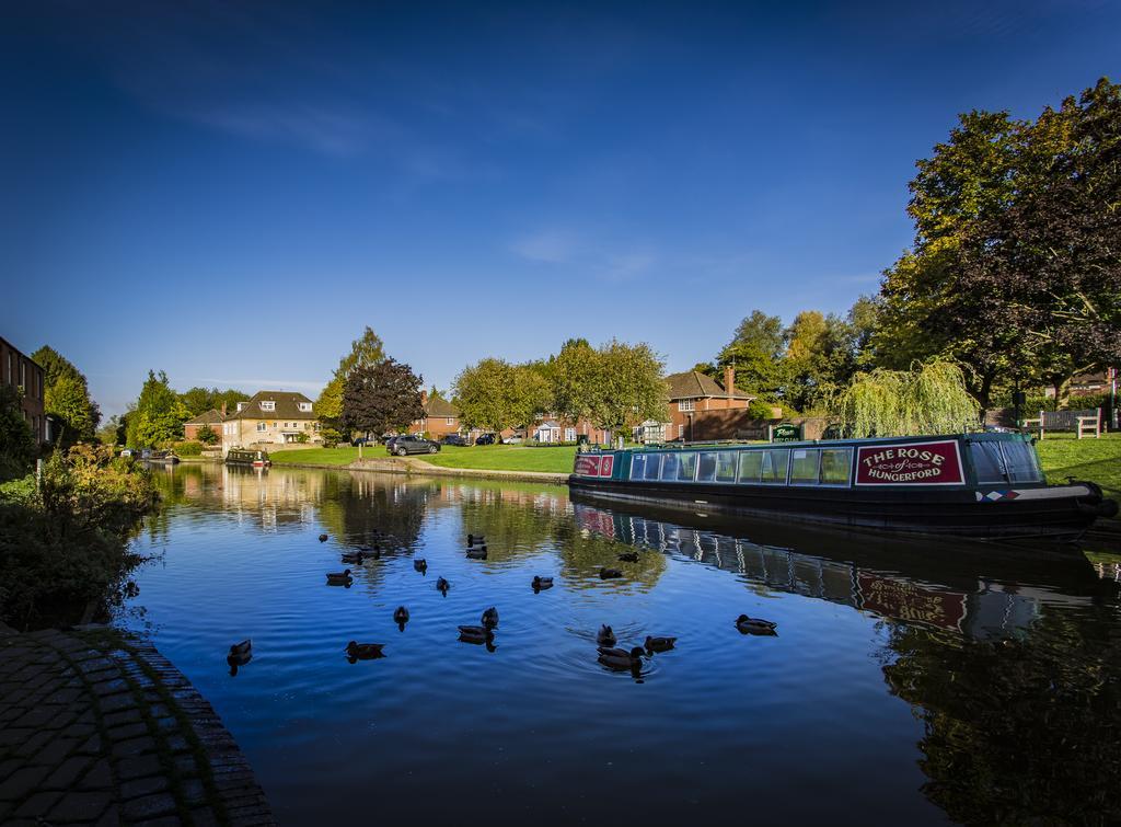 The Three Swans Hotel, Hungerford, Berkshire Exterior photo