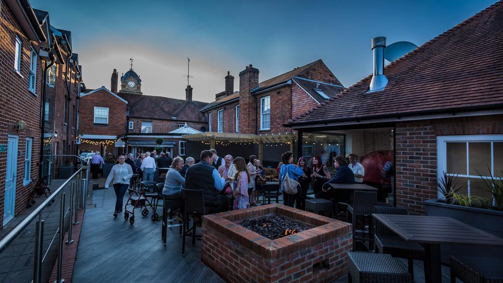 The Three Swans Hotel, Hungerford, Berkshire Exterior photo