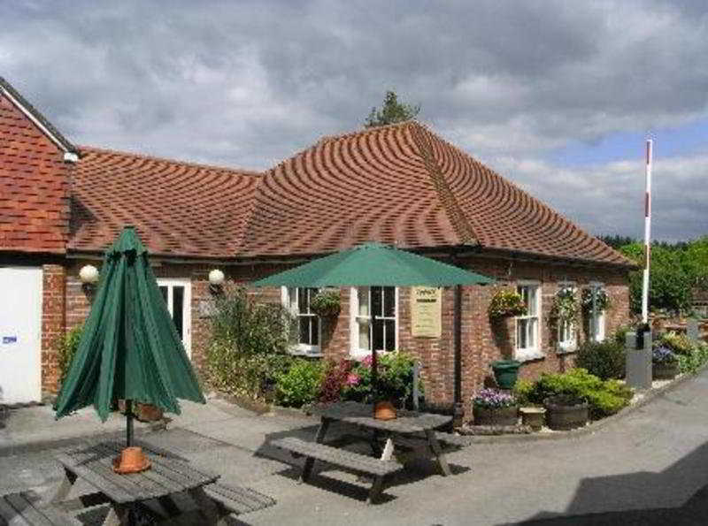 The Three Swans Hotel, Hungerford, Berkshire Exterior photo